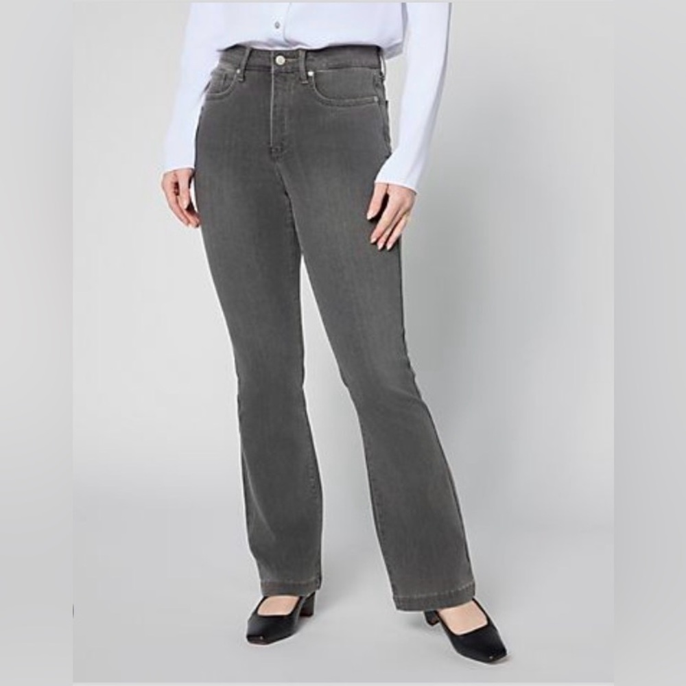 BRAND NEW NYDJ BARBARA BOOTCUT SIZE 2 (color Silverstone= gray)